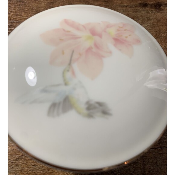 Vintage Hand Painted Porcelain Hummingbird Trinket Box from Japan Crowning Touch - Picture 3 of 6